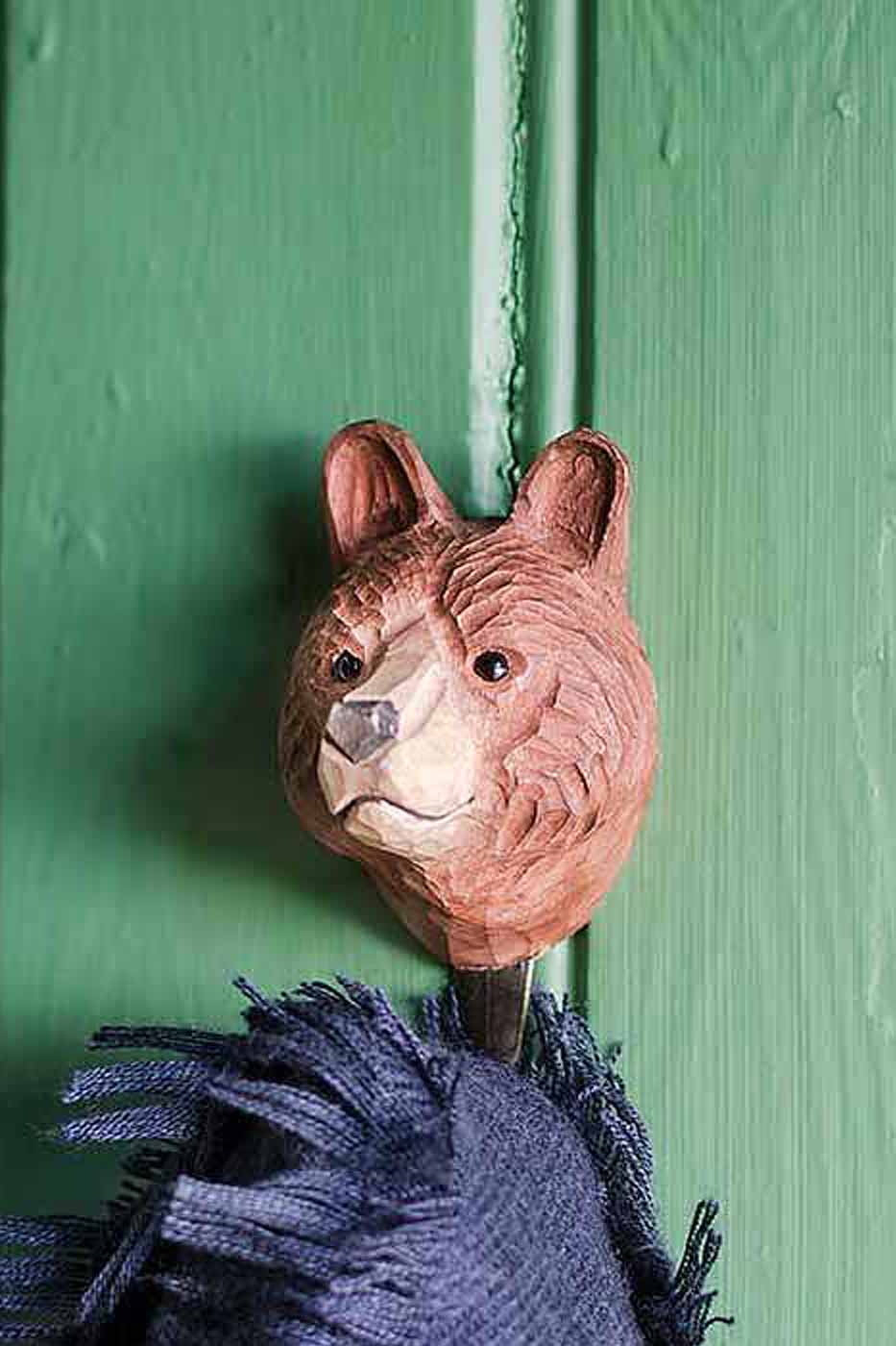 Krok Brunbjörn handsnidad
