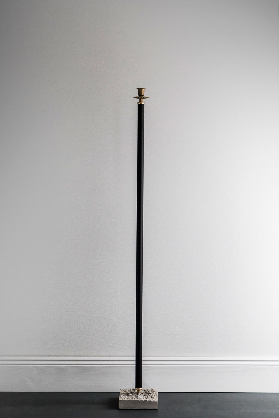 Golvljusstake med cementfot 125 cm svart