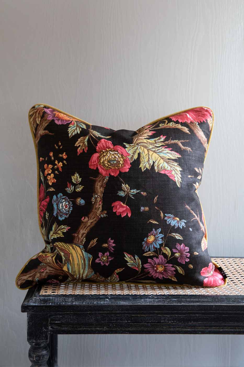 Kuddfodral Arbre Fleuri med piping 50x50