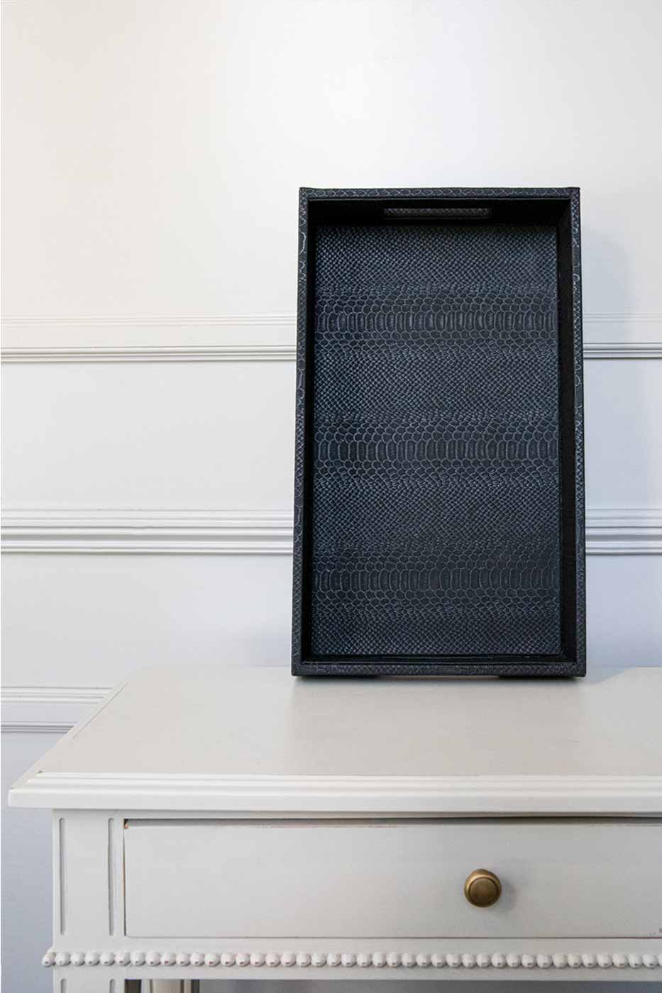 Bricka Roy 43x25 Svart