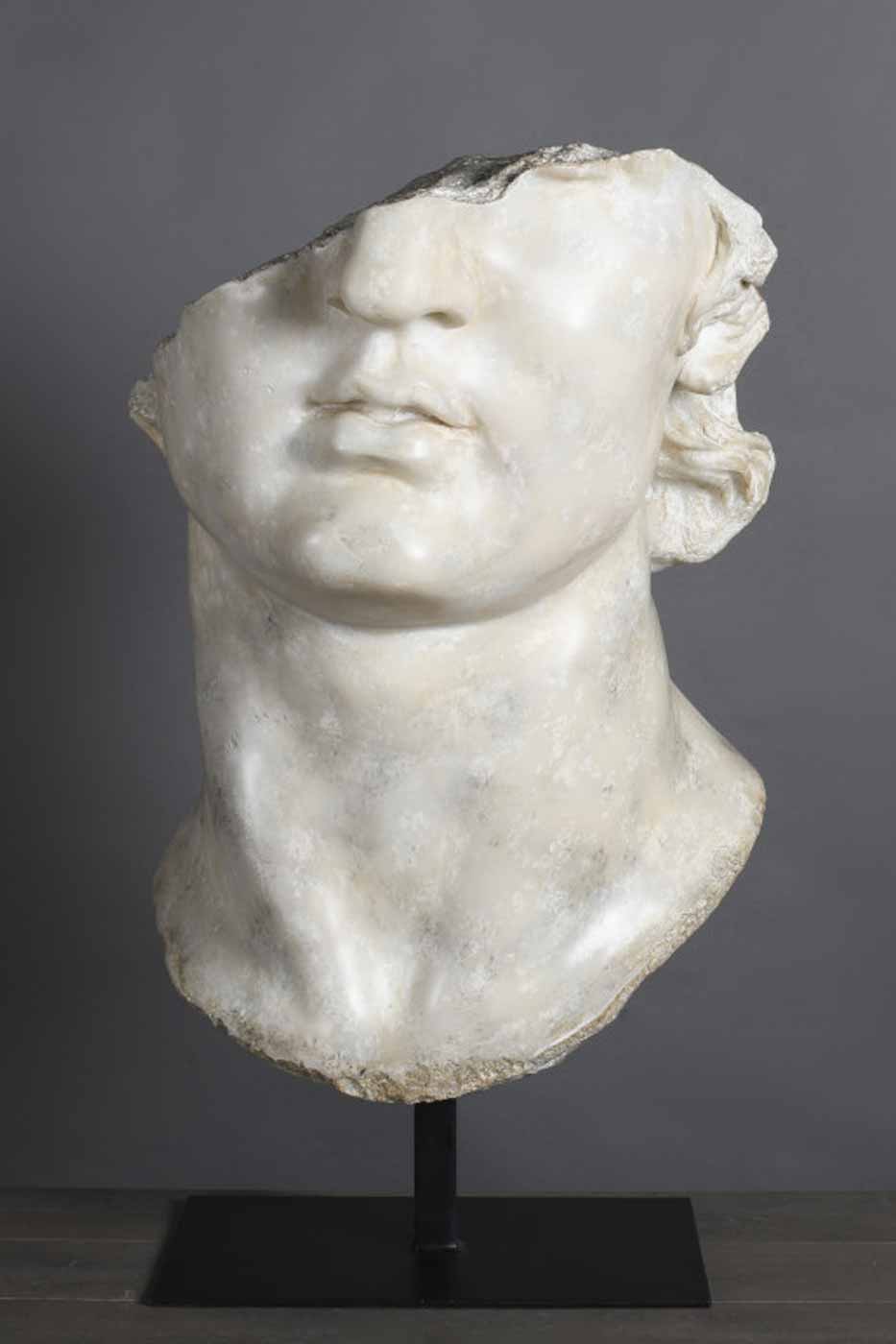 Staty Fragment av Apollo