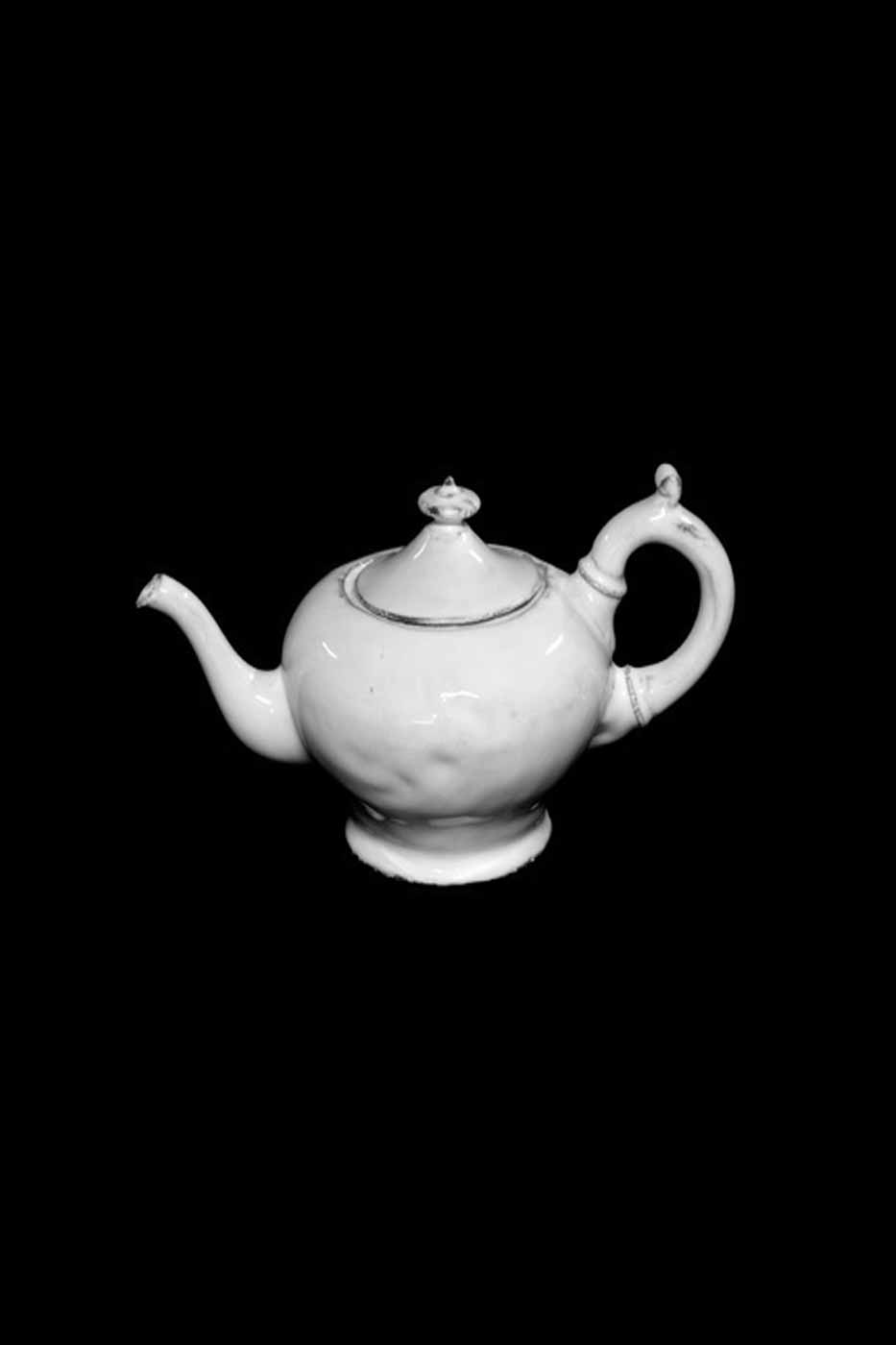 Kanna Sobre Teapot